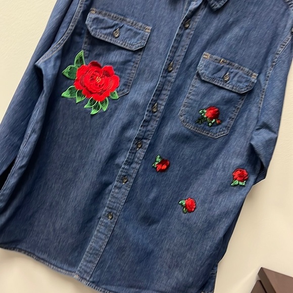 Wrangler Rose Patched Vintage Denim Western Button Down Long Sleeve Shirt Size L - Picture 2 of 7